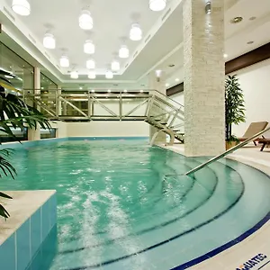 4* מלון Earth & People & - Free Parking
